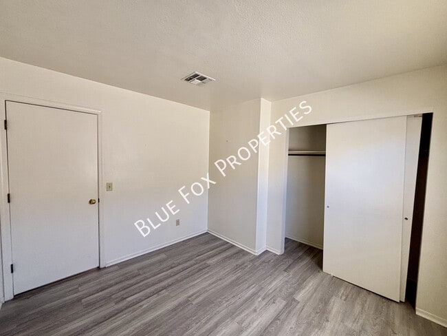 Building Photo - 9055 E Alderpoint Way