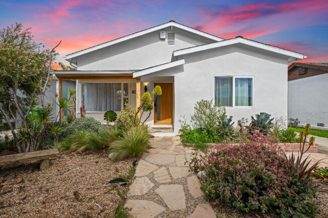 Building Photo - 4258 Beethoven St