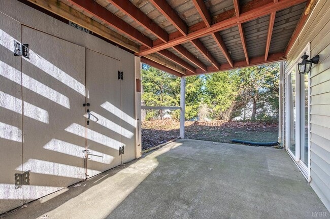 Building Photo - 117 Settlement Dr