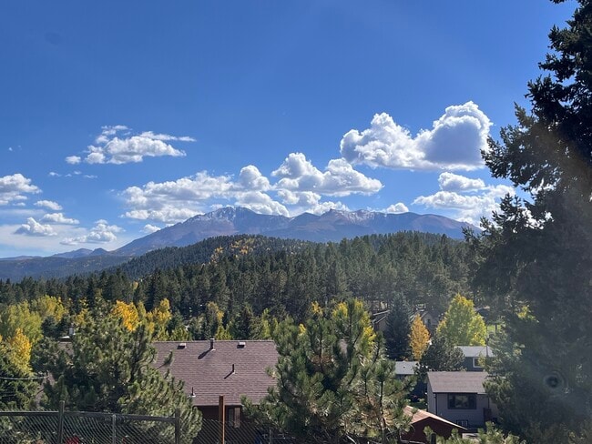 Building Photo - 305 Dewell Rd