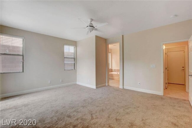 Building Photo - Gorgeous Southern Highlands 3 bedroom + loft and office with a sparkling pool!