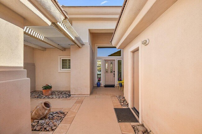 Building Photo - 37948 Breeze Way