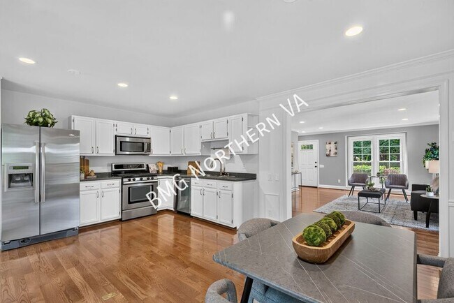 Building Photo - 43790 Laburnum Square