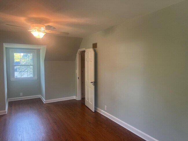 Building Photo - 645 Hi View Ct
