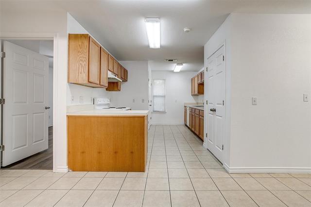 Building Photo - 208 N Val Verde