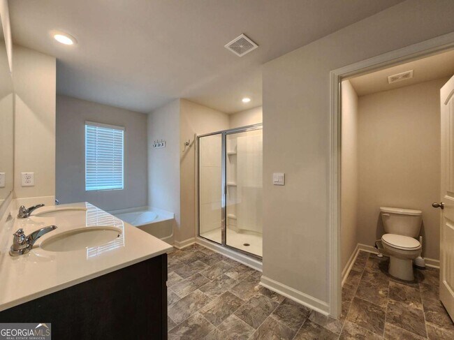 Building Photo - 4825 Layton Dr