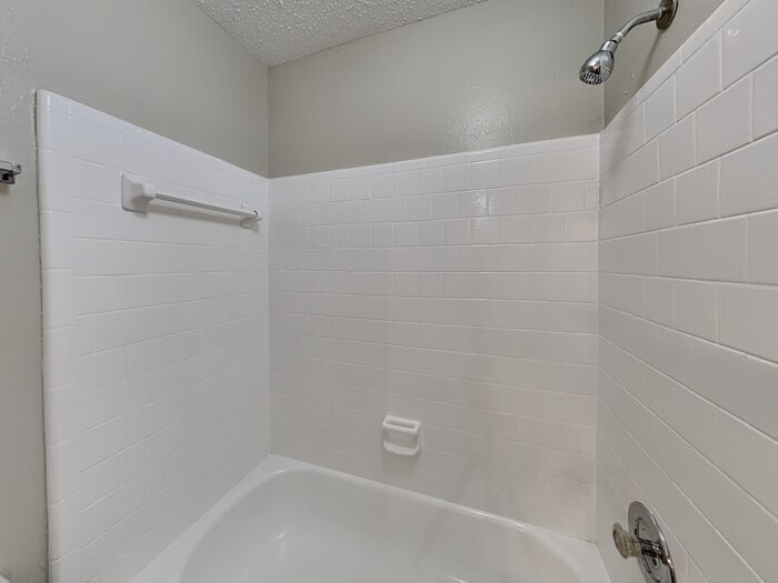 Building Photo - 8314 Greenleaf Lake Dr