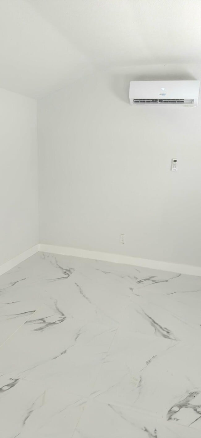 Building Photo - 4220 N Browning Dr