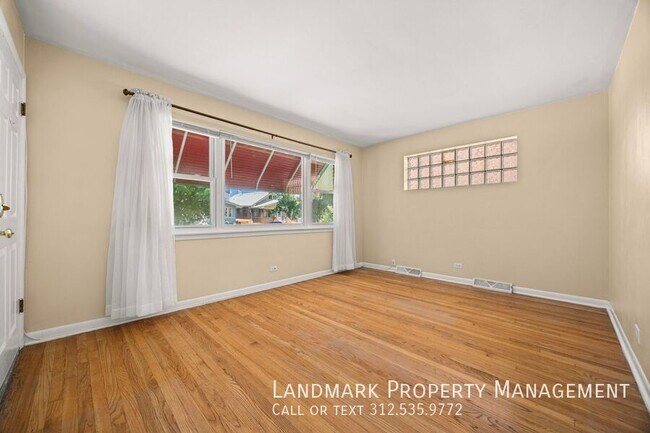 Building Photo - 3109 Grove Ave