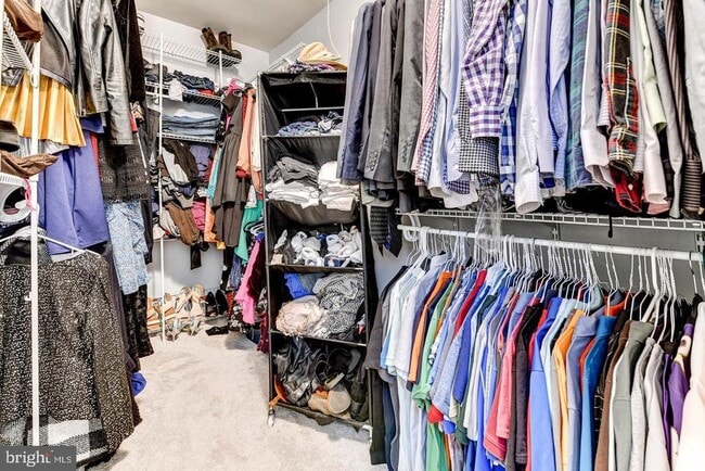 Building Photo - 1849 N Uhle St