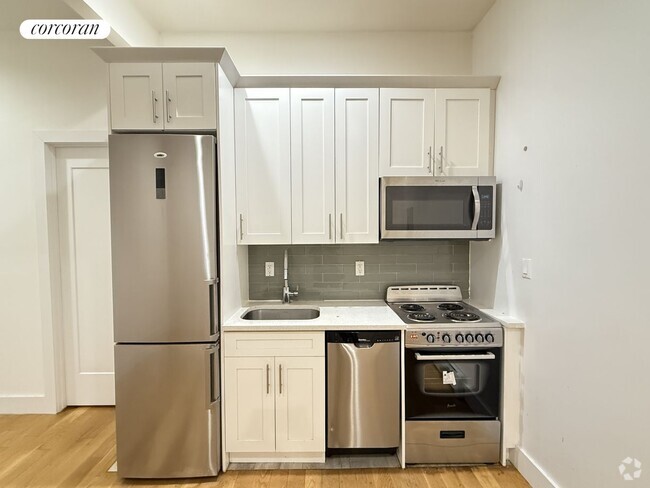 Building Photo - 539 Lenox Ave