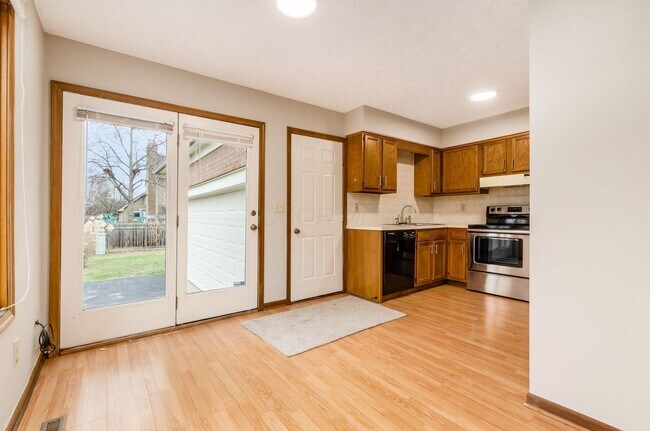 Building Photo - 4841 Dierker Rd