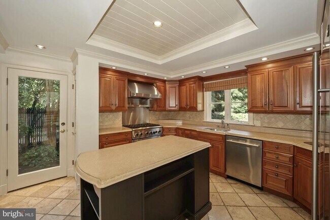 Building Photo - 7711 Brookville Rd