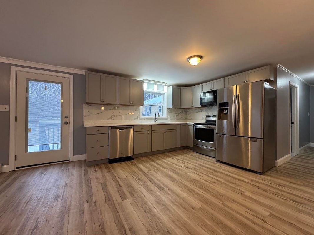 Building Photo - 240 Leda