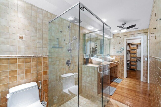 Building Photo - 2598 NW 27th St