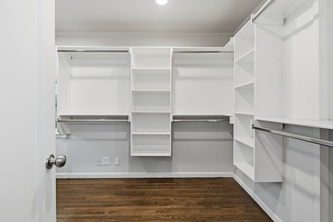 Building Photo - Midtown Tulsa | 3 Bed | 2 Bath | Recently Renovated