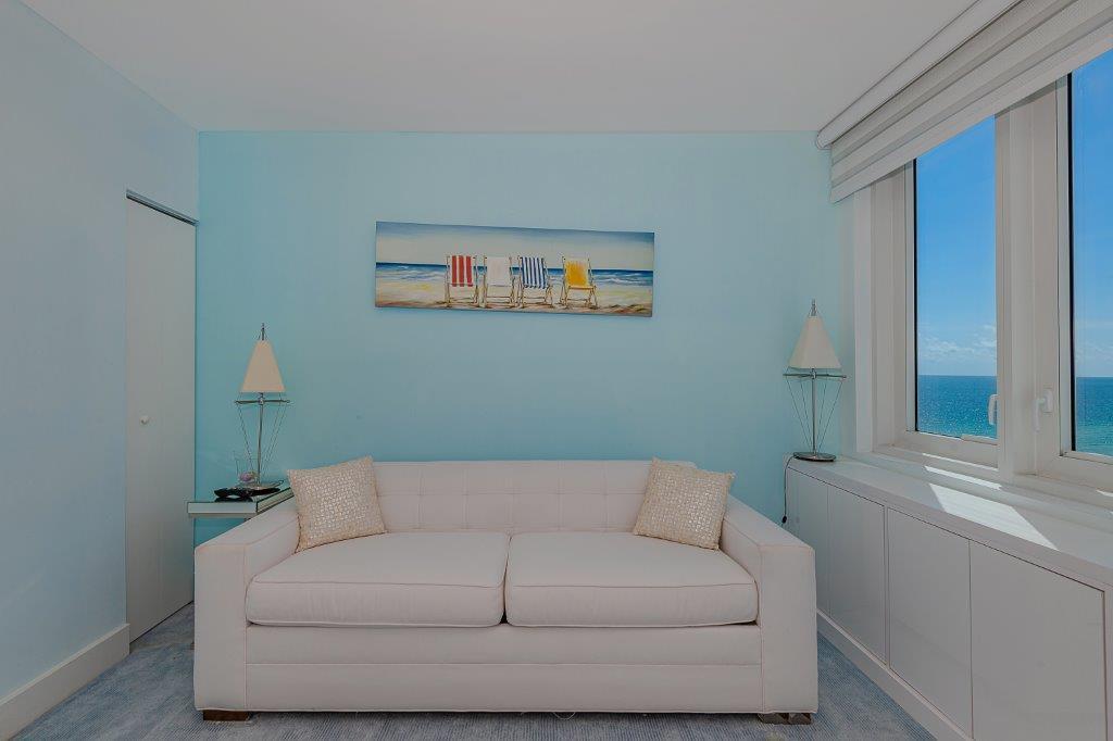 Building Photo - 2301 Collins Ave