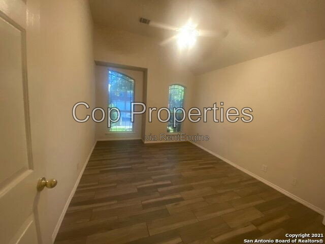 Building Photo - 5115 Sagail Pl