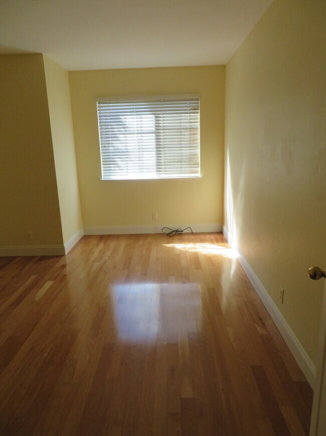 Building Photo - 3212 Bear Creek Dr