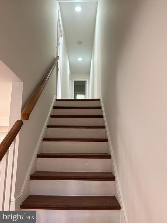 Building Photo - 18 North St NE