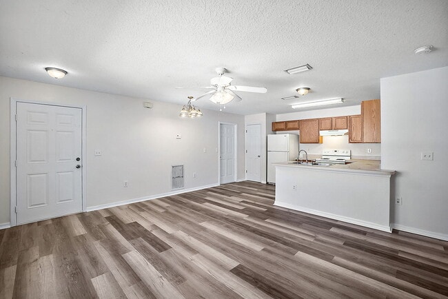 Building Photo - 517 Paulling Dr