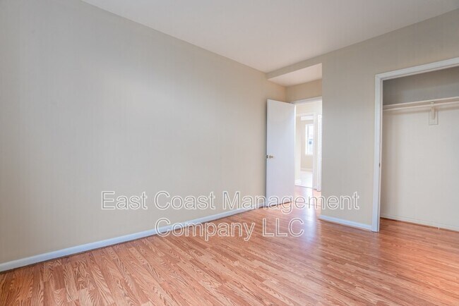 Building Photo - 1502 E Baltimore St