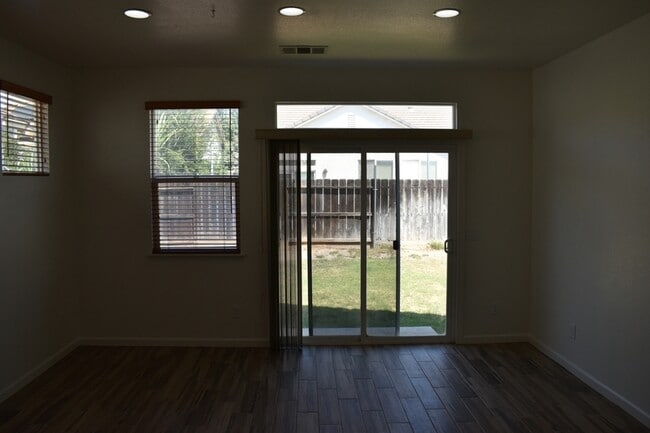 Building Photo - 1283 Orion Ct