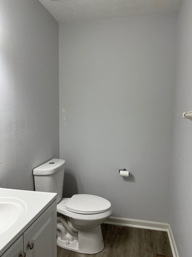 Building Photo - Beautiful Townhome in Most Desirable area of Westerville