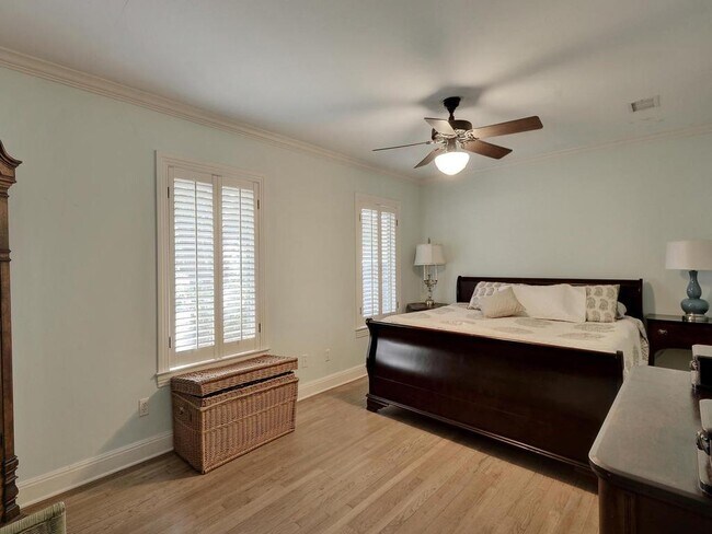 Building Photo - 5018 Shoal Creek Blvd