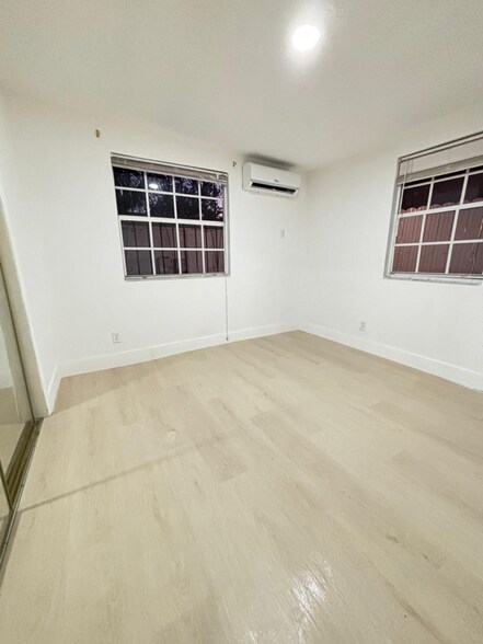 Building Photo - 2035 NW 26th St