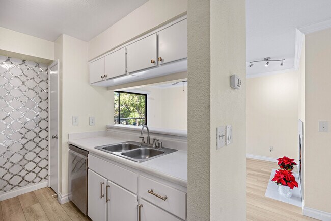 Building Photo - 10655 Lemon Ave