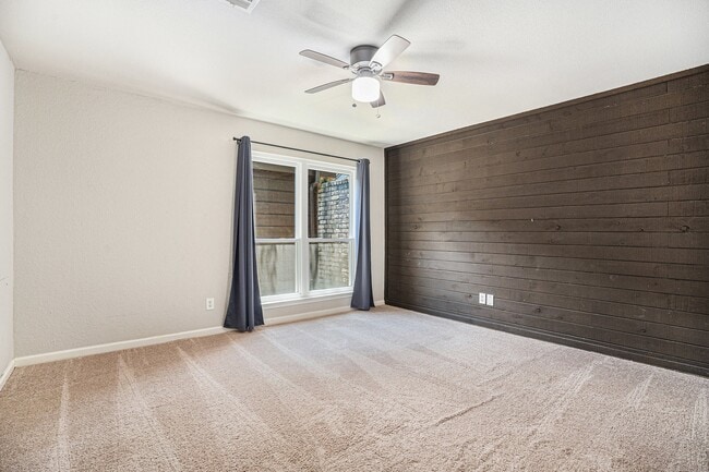 Building Photo - 16607 Neumann Dr
