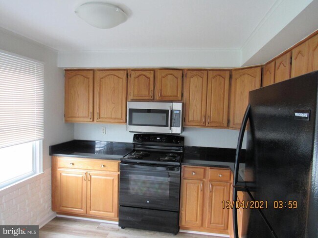Building Photo - 9611 Heathcliff Dr