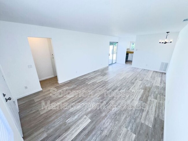 Building Photo - 4825 Northerly St