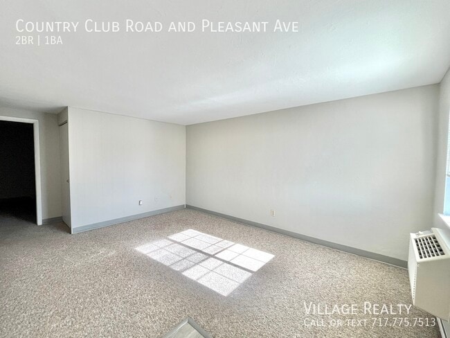 Building Photo - 605 Country Club Rd