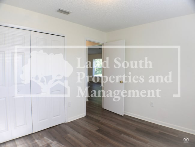 Building Photo - 3112 Julia Ct