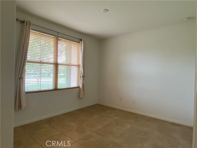 Building Photo - 32 Ovation