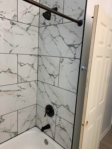 Building Photo - 4200 Lake Breeze Ave