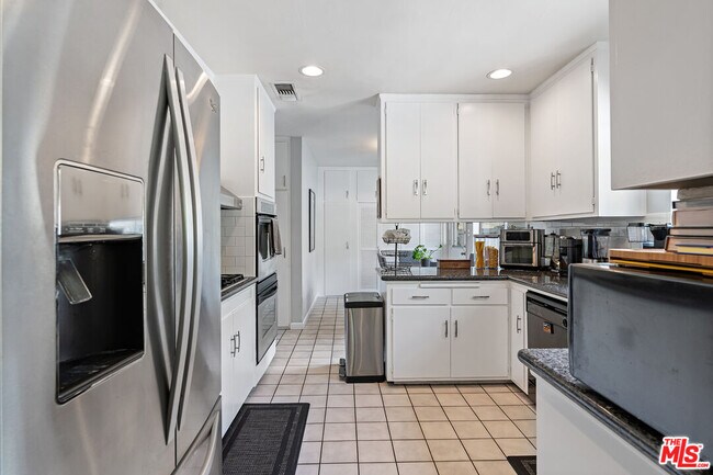 Building Photo - 12237 Hesby St