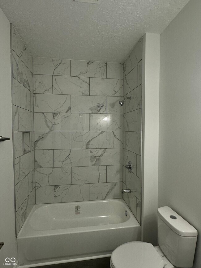 Building Photo - 2127 Haines Ave
