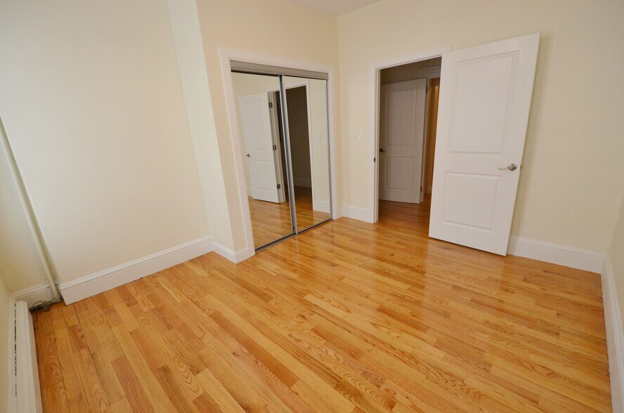 Building Photo - 33 Brookline St