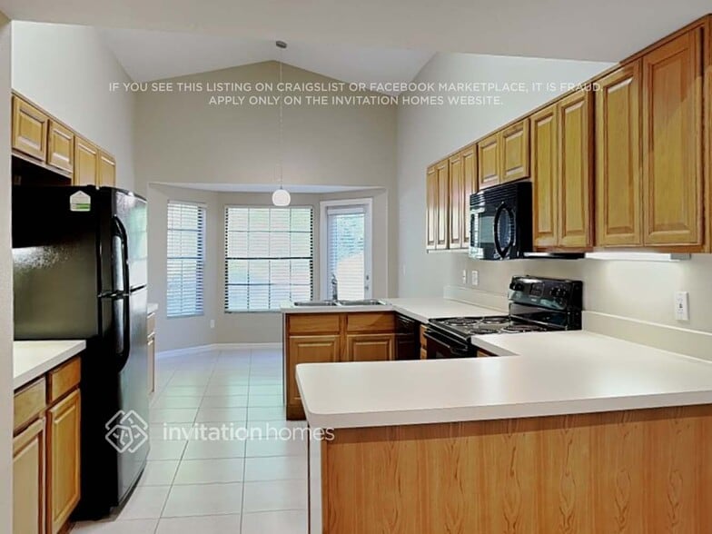 Building Photo - 1453 Hyde Park Dr