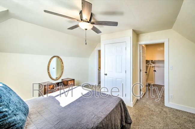 Building Photo - 706 Wilson Ave