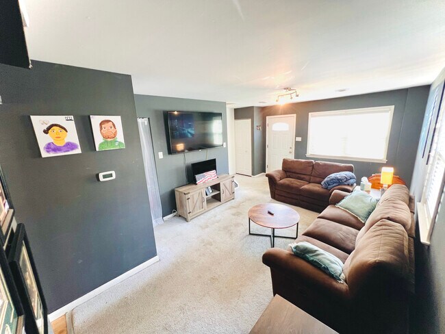 Building Photo - 515 York Rd.