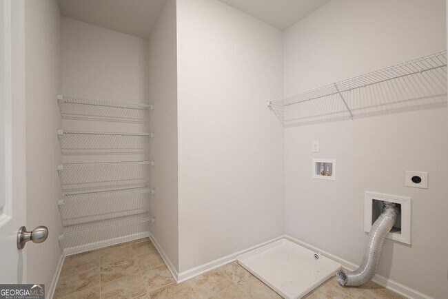 Building Photo - 4240 Hickory Pne Aly