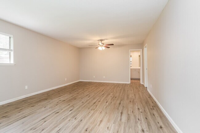 Building Photo - 2210 Dristone Dr