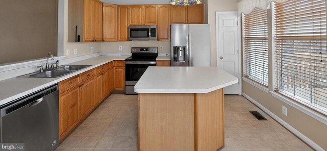 Building Photo - 2483 Lakeside Drive