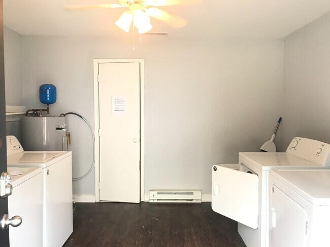 Building Photo - 2Bed/1Ba Duplex close to Downtown Concord Fully Renovated with Laundry Room on Site