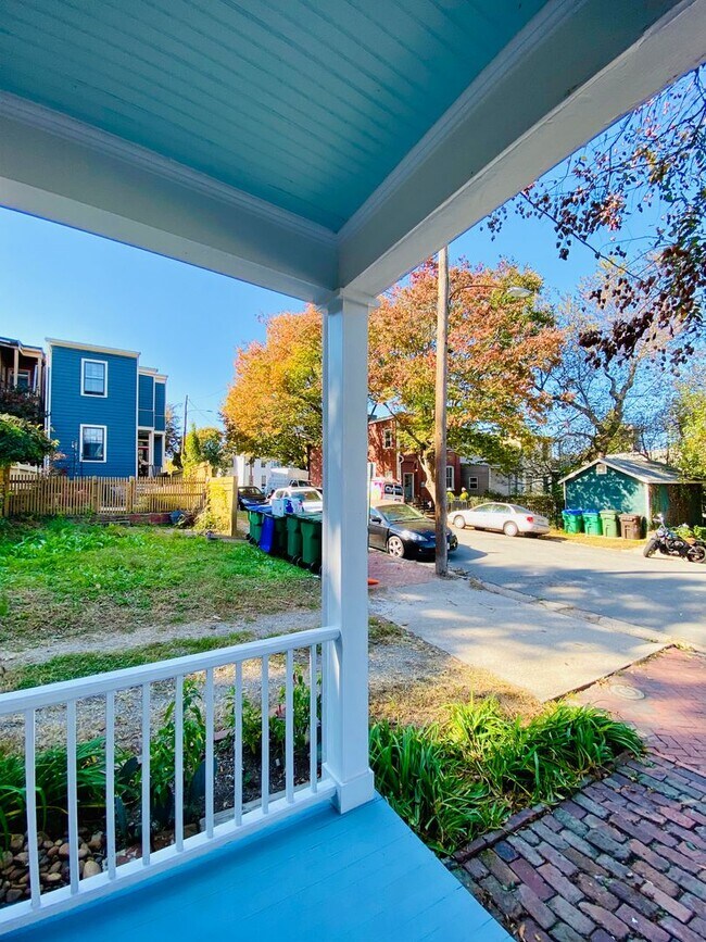 Building Photo - Beautifully Renovated 2bdrm/1.5bth Row House Located in Historic Church Hill!!