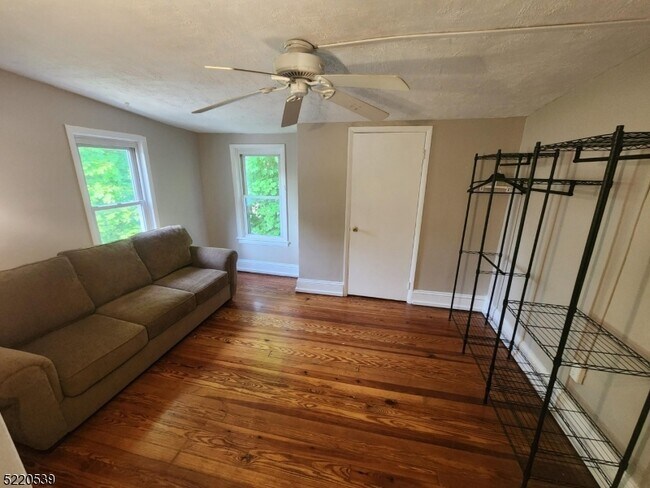 Building Photo - 1039 East Blvd